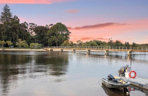 Maroochydore Apartment | Two bedroom river view unit with pool