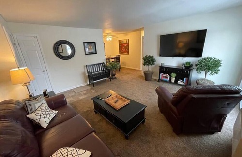 Janesville Apartment | Two Bedroom Serviced Residence In Quiet Neighborhood