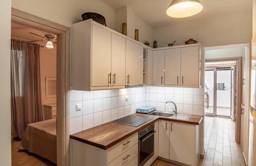 Argostoli Town Apartment | Two Bedroom Superior Apartment with Garden - Contessa Elli Residences