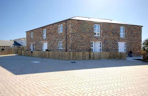 Gorran House | Two Bedroomed Holiday Cottage with Sea Views