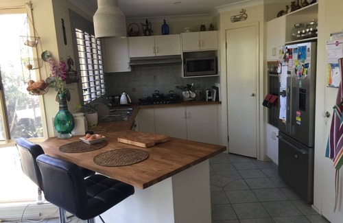 Kanahooka House | Two bedrooms in shared home with amenities, breakfast/central to attractionsn