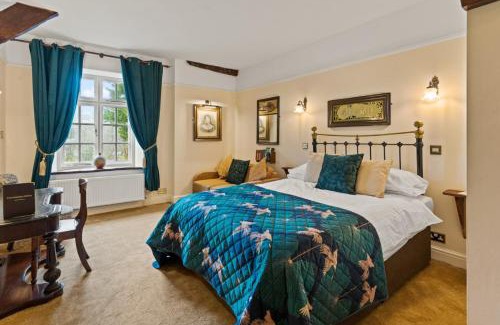 Two Bridges Hotel | Two Bridges Hotel