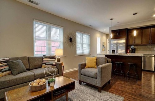 Mount Auburn Apartment | Two Comfy Condos Near City Center | OTR, UC, Zoo
