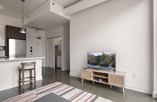 Warehouse District Apartment | TWO CozySuites NLG - Modern condo 14 and 15