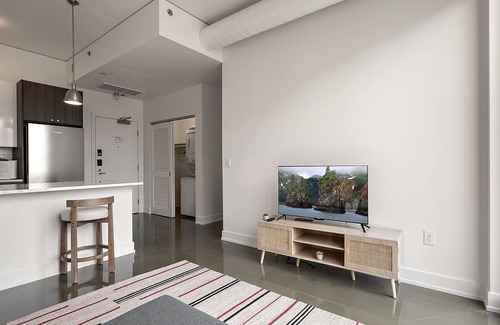 Warehouse District Apartment | TWO CozySuites NLG - Modern condo 14 and 15