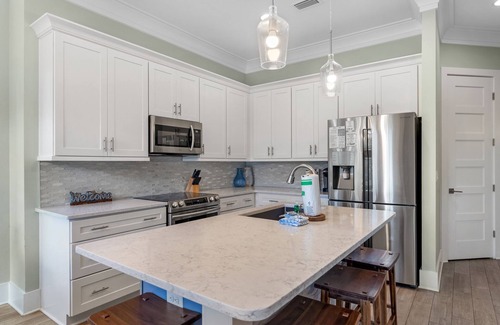 Villa Lago House | Two Golf Carts Included ~ Near Community Pool ~ Pet Friendly