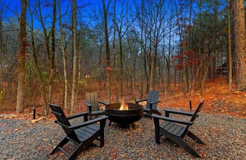 Broken Bow House | Two Gorgeous Cabins with Basketball Court in Broken Bow, Oklahoma