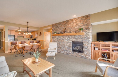 Two Harbors Condo | Two Harbors Lakefront 3BR Corner | Pool, Hot Tub & Sauna | Pets | EV Charger