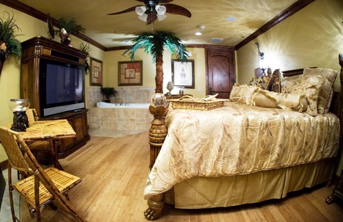 Edmond Bed & Breakfast | Two Hearts Inn