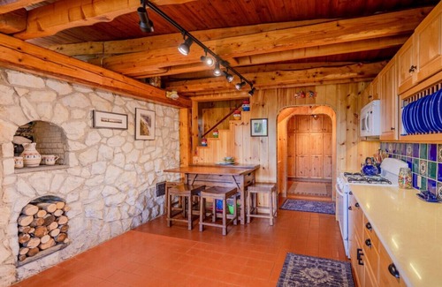 Guilford House | Two Home Retreat Meant for Big Family Memories