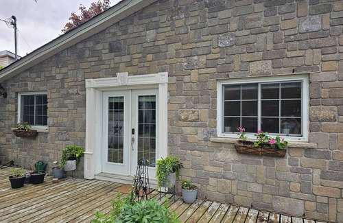 Colborne Cottage | Two houses on Little lake