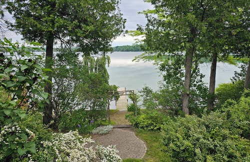 Colborne Cottage | Two houses on Little lake