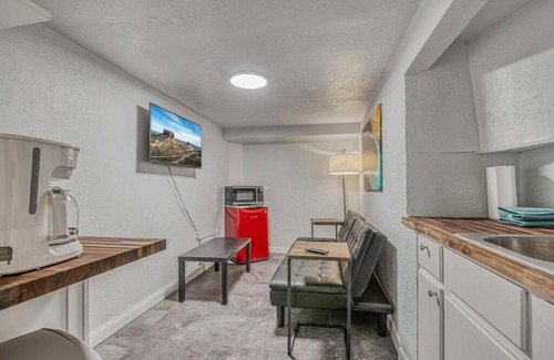 El Paso Apartment | Two King beds Basement under office