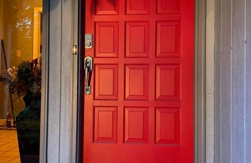 Stuart House | Two Kings, Hiking, Wineries, Hanging Rock State Park
