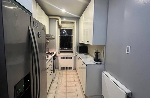 Queens Condo | Two Large Cozy Bedroom Condominium that is 20 mins train ride to Manhattann