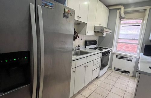 Queens Condo | Two Large Cozy Bedroom Condominium that is 20 mins train ride to Manhattann