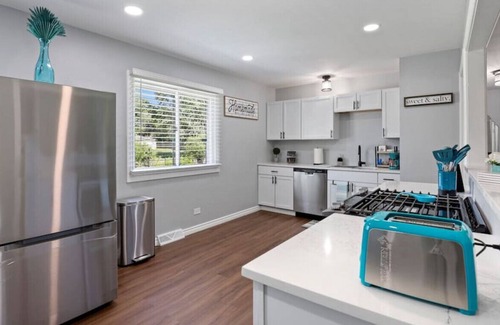 Glendale Heights House | Two Level Charmer, Entire Home, Newly Renovated