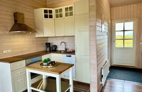 Borgarnes Cottage | Two Luxury Houses for 16 Guests with HotTubs close to Snæfellsjökull Glacier