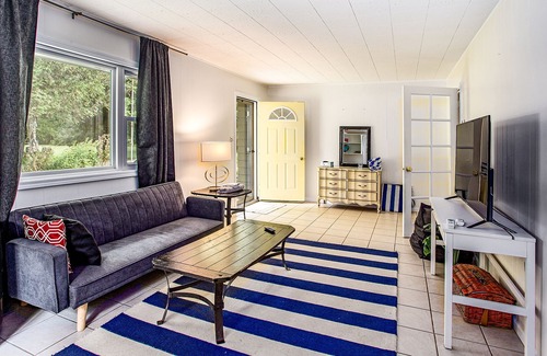Applegate Cottage | Two Neighboring Cottages + Covered Outdoor Area with Private Hot Tub + Sauna