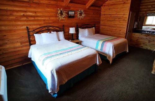 Tropic Cabin | Two Queen Cabin at Bryce Canyon Log Cabins