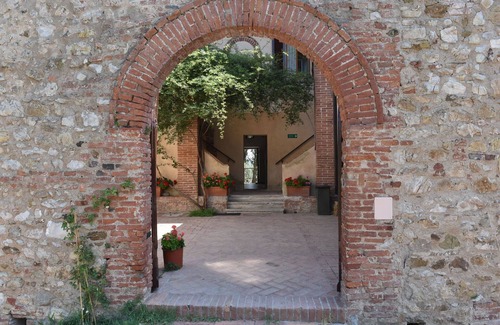 Santo Apartment | Two-room Apartment 1 Borgo Fattoria Tenuta il Santo Monticiano Siena