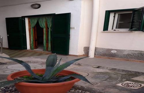 Rosignano Solvay House | Two-room apartment near the sea