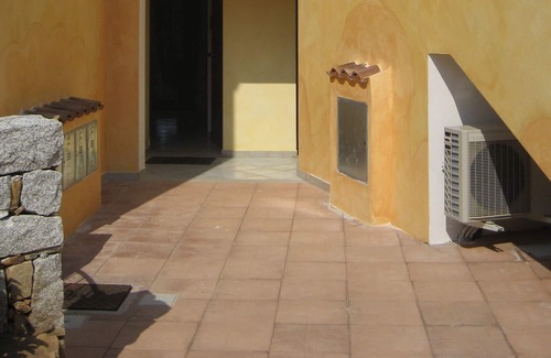 Murta Maria Apartment | Two-room apartment facing the pool in an elegant setting just 2 km from the sea