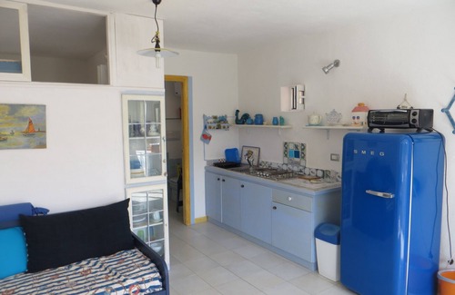 Santa Teresa di Gallura House | TWO-ROOM APARTMENT - FREE ON FOUR SIDES 600 m from the sea - Rena Majore (S. Teresa)