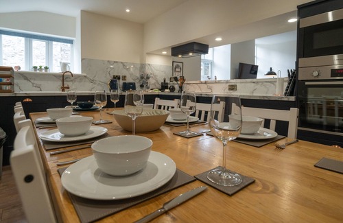 Kendal Apartment | Two separate 2-bedroom apartments, joined by a private hallway. Kendal Town Centre