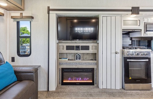 Kerens House | Two Spaces - One Reservation! Many Happy Memories!