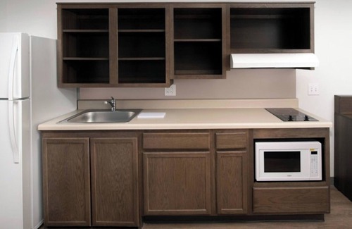 Austin Hotel | Two Spacious Room Near UT Austin w/Full Kitchen – Ideal for Students & Families