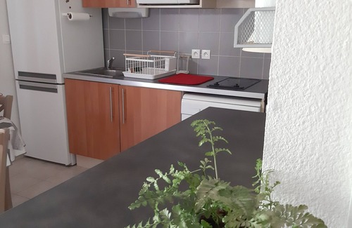 Nyons House | Two-storey house with terrace and shared pool