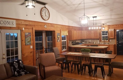 Eufaula Cabin | Two Story Cabin Near Lake Eufaula