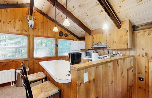 North Conway House | Two-story charming retreat w/deck, private gas grill, and private washer/dryer