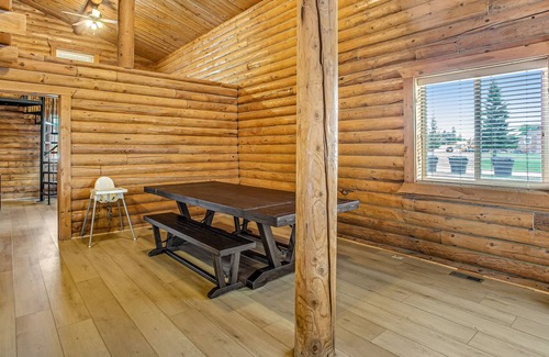 St. Charles Cabin | Two-story lodge with large dining area