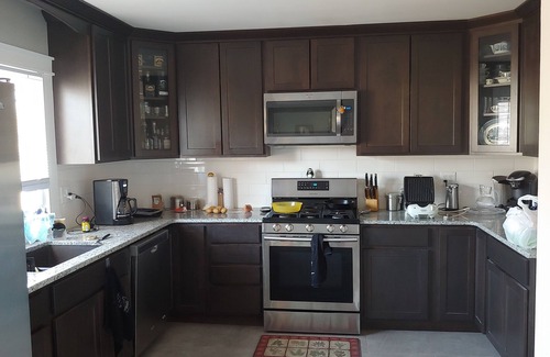 South Kansas City House | Two story ranch sleeps 8 in the quaint area of KC, only 8 miles from KC Stadium