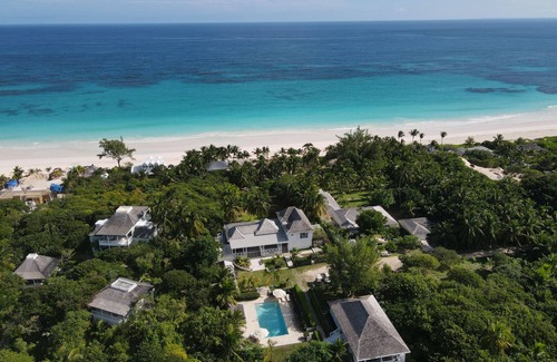 Dunmore Town House | Two stunning houses, moments from iconic Pink Sands Beach, sleeps 12 Adults