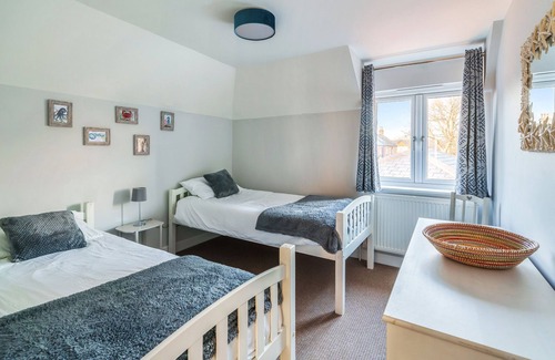 Langstone Cottage | TWO TIDES, pet friendly, character holiday cottage in Langstone