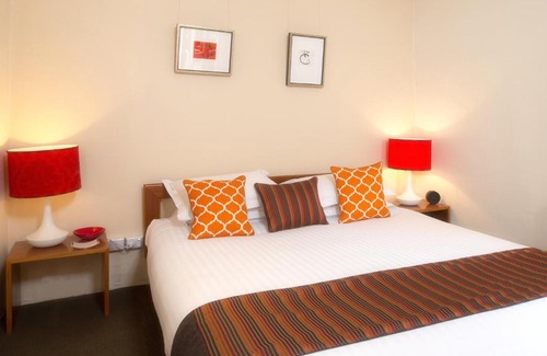 Launceston CBD Apartment | TWOFOURTWO Boutique Apartments