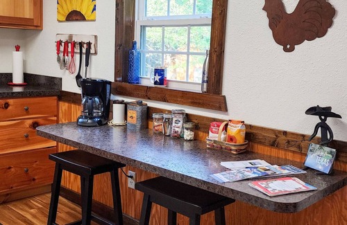 Quitman Cabin | TX HICKORY HIDEOUT CABIN: Spiritual Retrt, Country Resort for Rest & Restoration