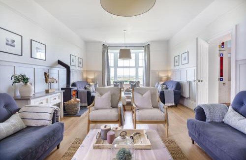 Llanerchymedd House | Ty a Chaban Carmel - Carmel House and Cabin