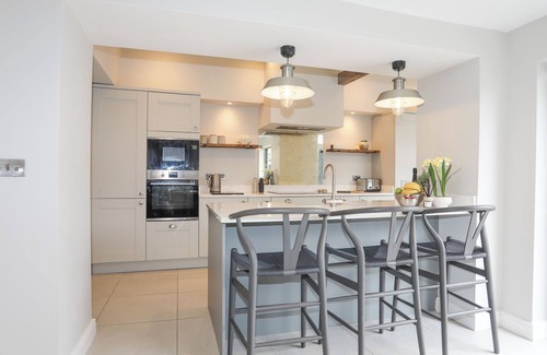 Cemaes Bay Cottage | TY BARA, pet friendly, country holiday cottage in Cemaes Bay