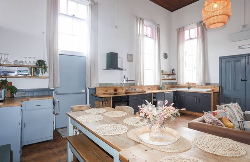 Henryd Cottage | TY CAPEL VESTRY, pet friendly, with a garden in Conwy