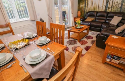Ammanford House | Ty Cerrig
