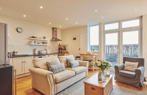 Oxwich House | Ty Gwawr