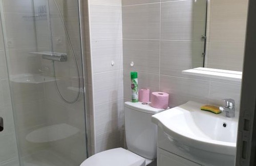 Hopital-Camfrout Apartment | Ty Keramor