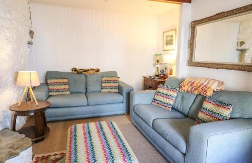 St Davids House | Ty Len