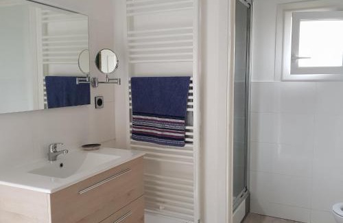 Locoal-Mendon House | ty néo