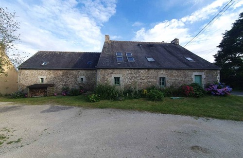 Redene House | Ty Rozélie, Charmante Longère Bretonne Entre mer et Campagne