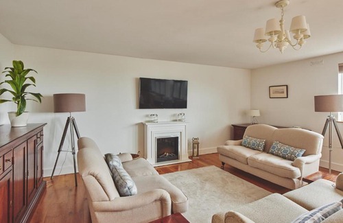 Oxwich House | Ty Seren